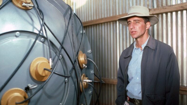 Oppenheimer: BBC Begins Streaming 1980s Miniseries Starring Sam Waterston – canceled + renewed TV shows Oppenheimer: BBC Begins Streaming 1980s Miniseries Starring Sam Waterston – canceled + renewed TV shows